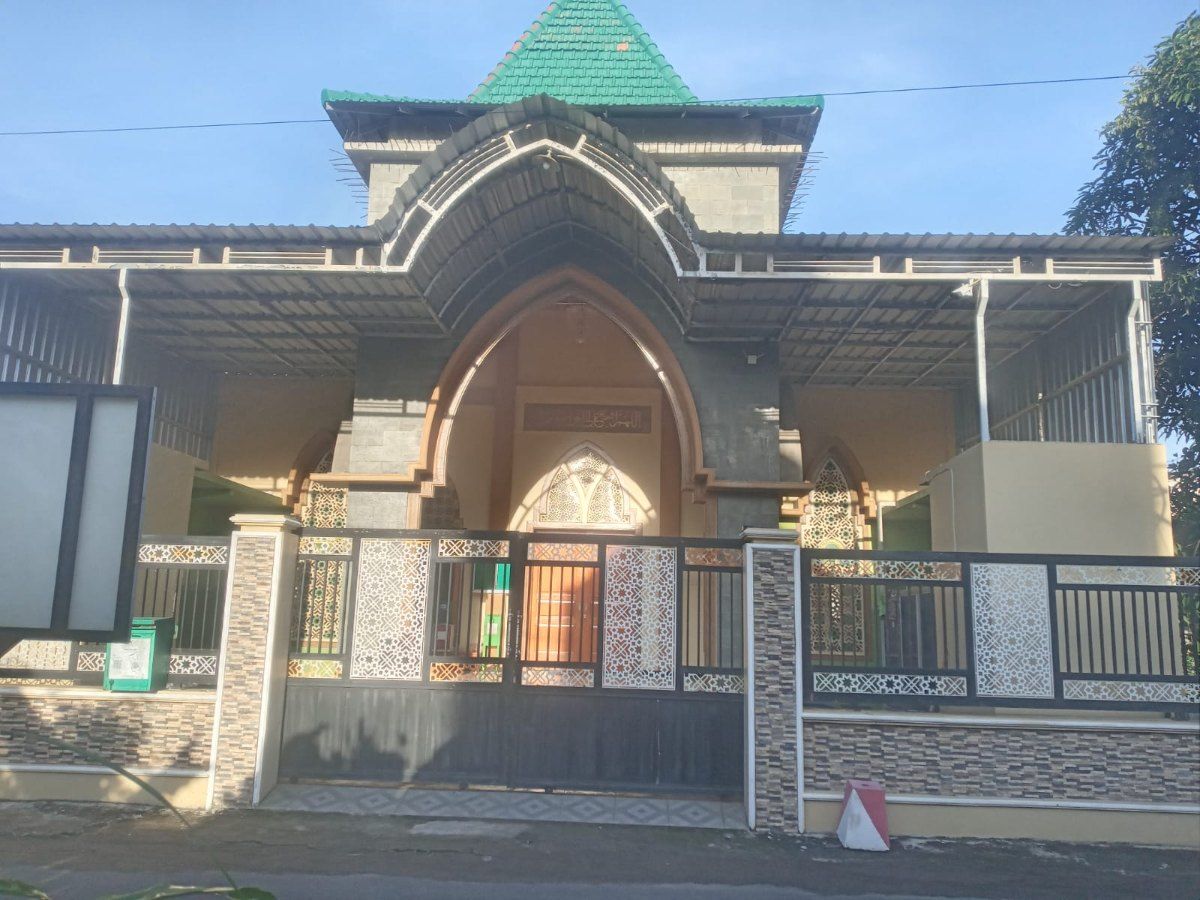 Masjid Baiturrohim: Jasa & Lay
